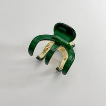 Load image into Gallery viewer, Minimalist Hair Claw Clip
