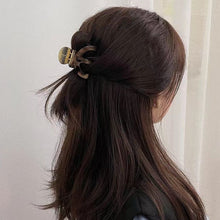 Load image into Gallery viewer, Minimalist Hair Claw Clip
